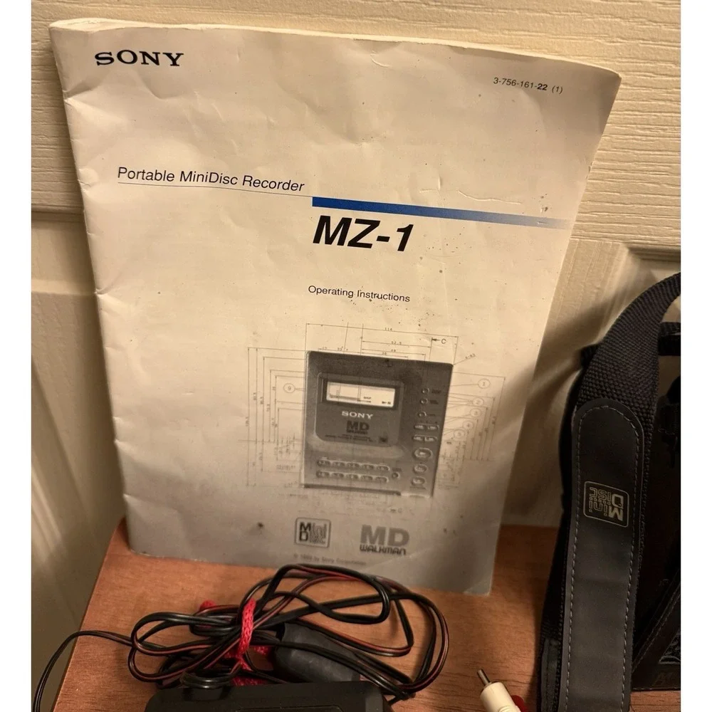 SONY MZ-1 MD Minidisc Walkman Portable Recorder Bundle W/ Accessories Tested‎